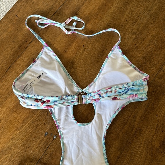 SHEIN swimsuit - Picture 5 of 6